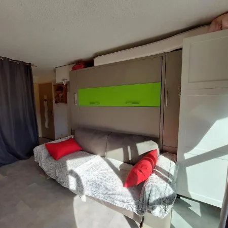 Moderne Au Centre Station Avec Balcon, Ideal Couple, Proche Commerces Et Pistes - Fr-1-516-194 Apartment *