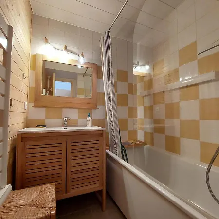 Moderne Au Centre Station Avec Balcon, Idéal Couple, Proche Commerces Et Pistes - Fr-1-516-194 *